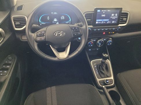 Used 2024 Hyundai Venue SEL FWD image 22