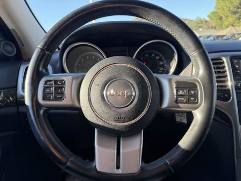 Used 2012 Jeep Grand Cherokee Laredo RWD image 12