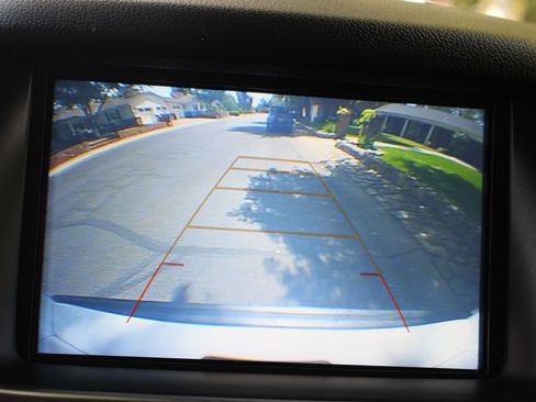 Used 2020 Chevrolet Suburban LT RWD image 30