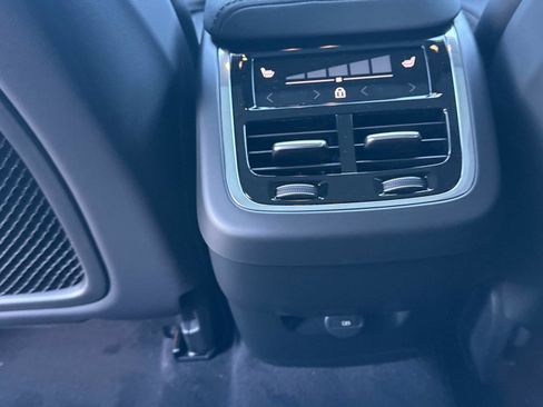 New 2026 Volvo XC60 B5 Ultra w/ Climate Package image 15