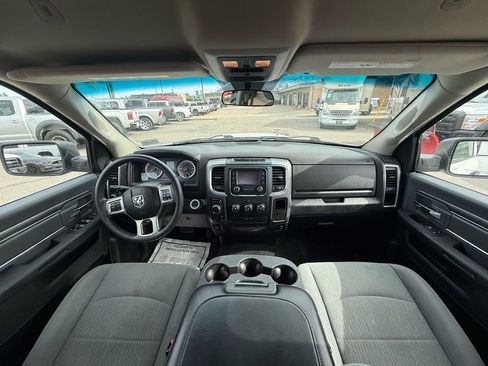 Used 2022 RAM 1500 Classic SLT AWD/4WD image 3