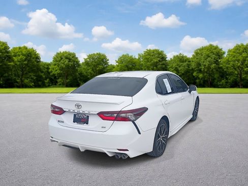 Used 2023 Toyota Camry SE FWD image 7