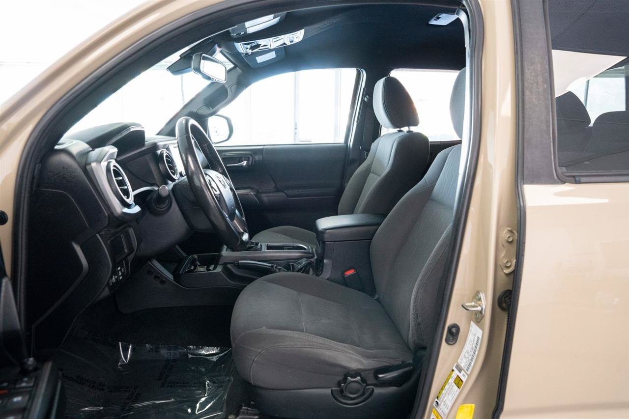 Used 2019 Toyota Tacoma TRD Off-Road AWD/4WD image 9