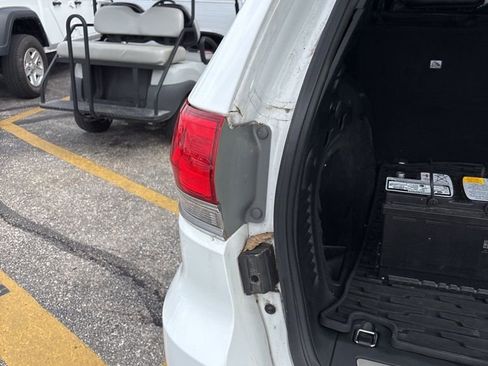 Used 2018 Jeep Grand Cherokee Limited image 9