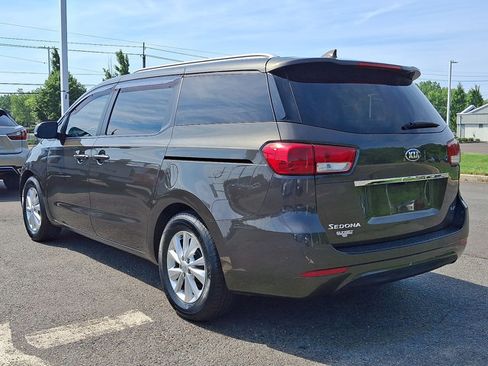 Used 2015 Kia Sedona LX FWD image 23
