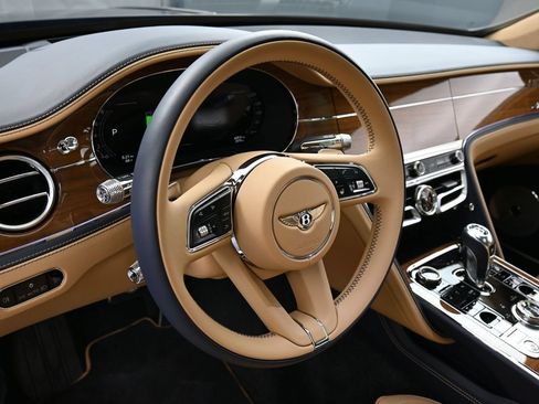 Used 2025 Bentley Flying Spur Plug-In Hybrid AWD/4WD image 19