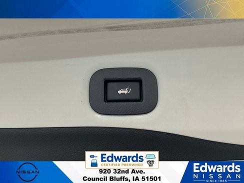 Used 2020 Nissan Rogue SV AWD/4WD image 14