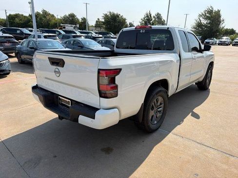 Certified 2025 Nissan Frontier SV w/ SV Convenience Package RWD image 7