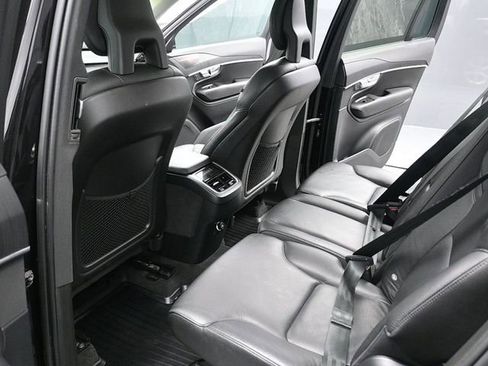Used 2020 Volvo XC90 T6 Momentum image 13