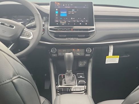 New 2026 Jeep Compass Latitude AWD/4WD image 28