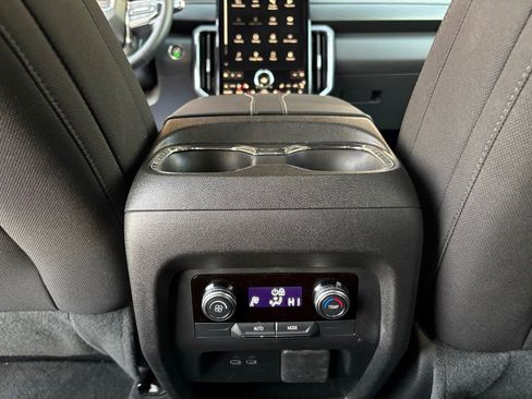 Used 2025 GMC Acadia Elevation image 44