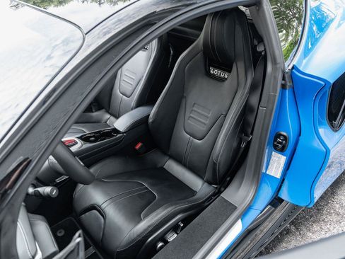 Used 2025 Lotus Emira RWD image 8