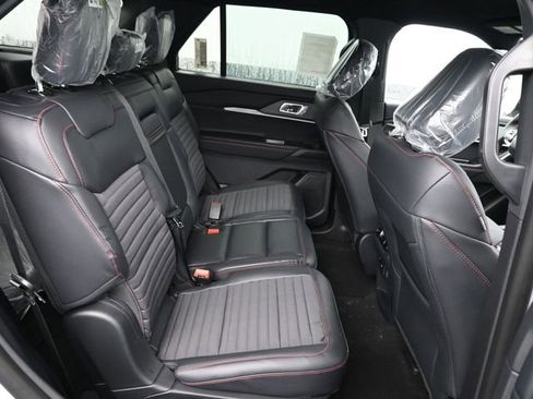 New 2026 Ford Explorer ST-Line w/ ST-Line Street Pack image 8