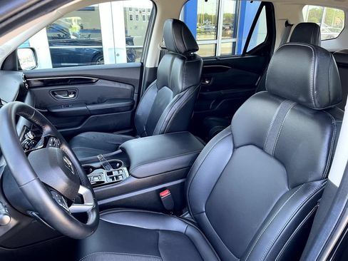 Used 2025 Honda Pilot EX-L image 11