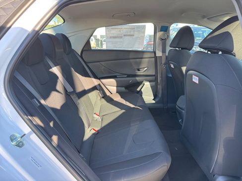 New 2025 Hyundai Elantra SE image 26