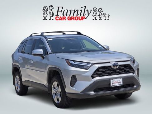 Used 2025 Toyota RAV4 XLE w/ Convenience Package FWD image 2