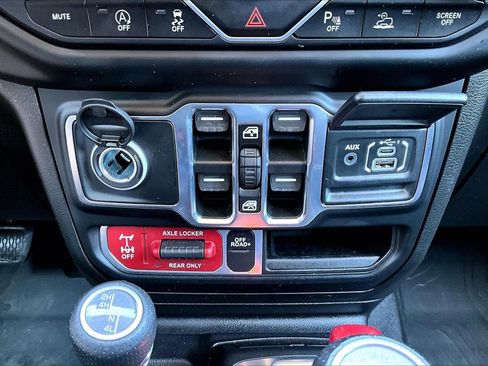 Used 2021 Jeep Gladiator Mojave AWD/4WD image 17