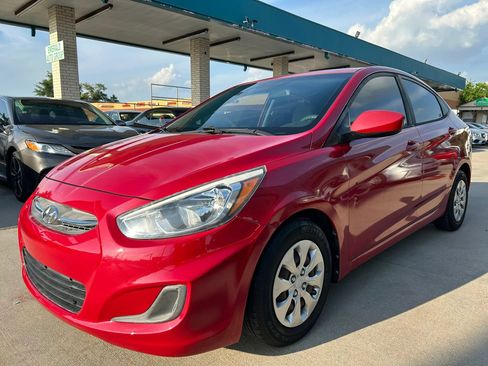Used 2017 Hyundai Accent SE FWD image 1