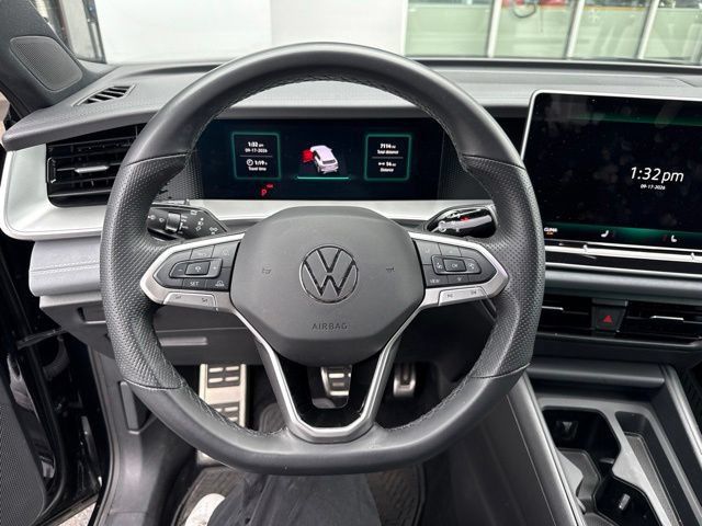 Used 2025 Volkswagen Tiguan SE R-Line AWD/4WD image 8