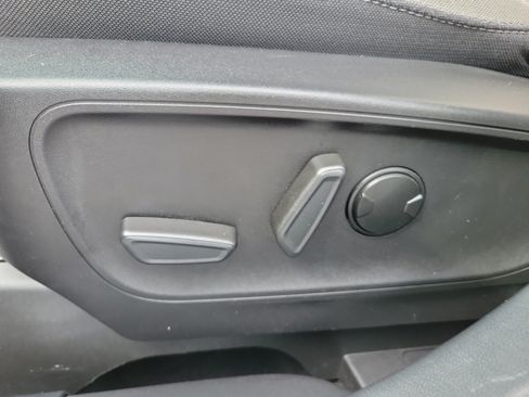 Used 2022 Ford Escape SE w/ SE Sport Appearance Package FWD image 17