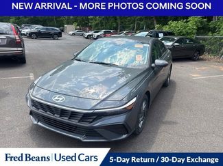 Used 2024 Hyundai Elantra SEL FWD video 1