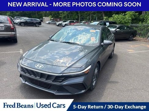 Used 2024 Hyundai Elantra SEL FWD image 1