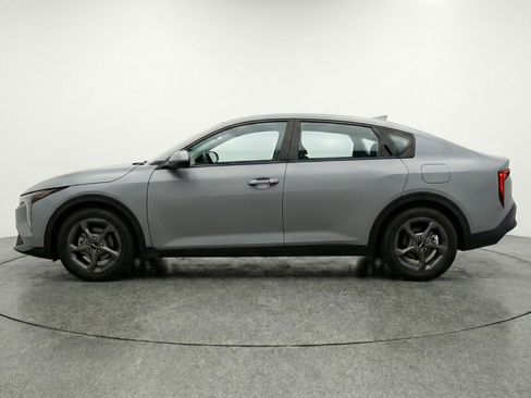 Used 2025 Kia K4 LXS image 5