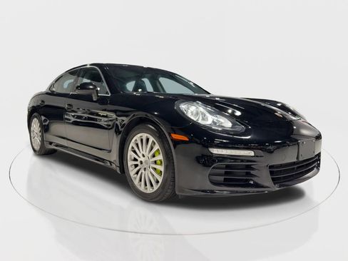 Used 2014 Porsche Panamera S image 2