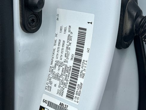 Used 2021 Toyota Tundra Platinum AWD/4WD image 29