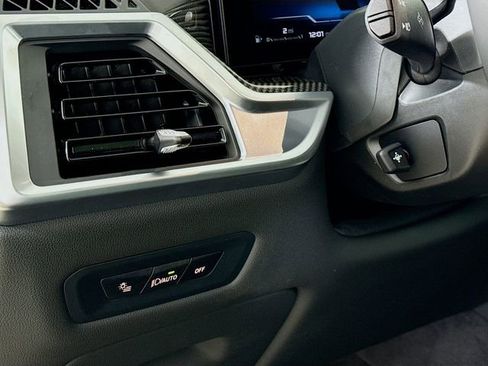 New 2026 BMW X5 M60i image 10