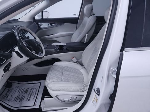 Used 2019 Lincoln Nautilus Black Label image 11