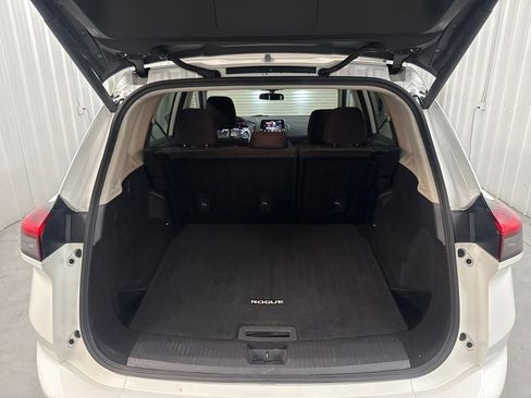 Used 2024 Nissan Rogue SV FWD image 24