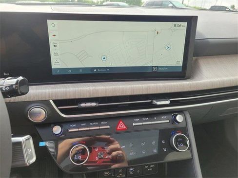 New 2025 Hyundai Sonata Limited image 7