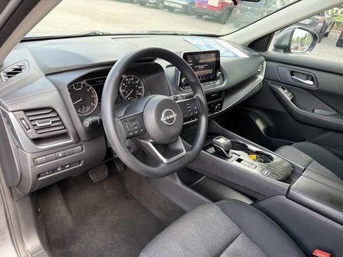 Used 2024 Nissan Rogue SV FWD image 11