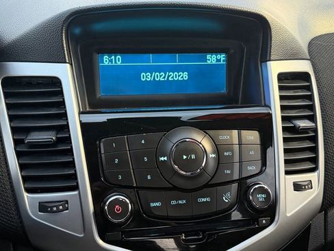 Used 2014 Chevrolet Cruze LT image 20