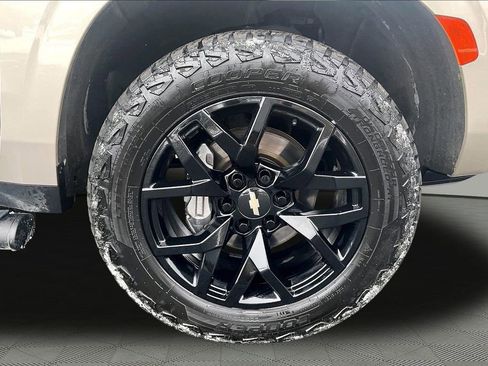 Used 2022 Chevrolet Suburban Z71 w/ Z71 Off-Road Package image 35