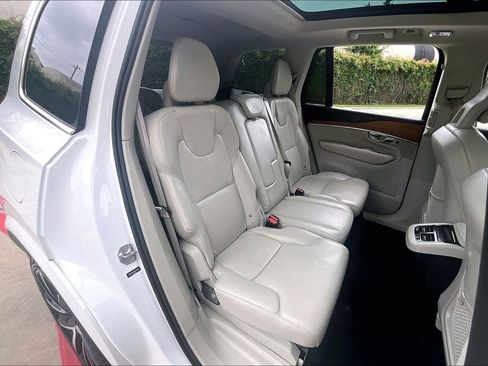 Used 2022 Volvo XC90 T6 Momentum w/ Protection Package Premier AWD/4WD image 35