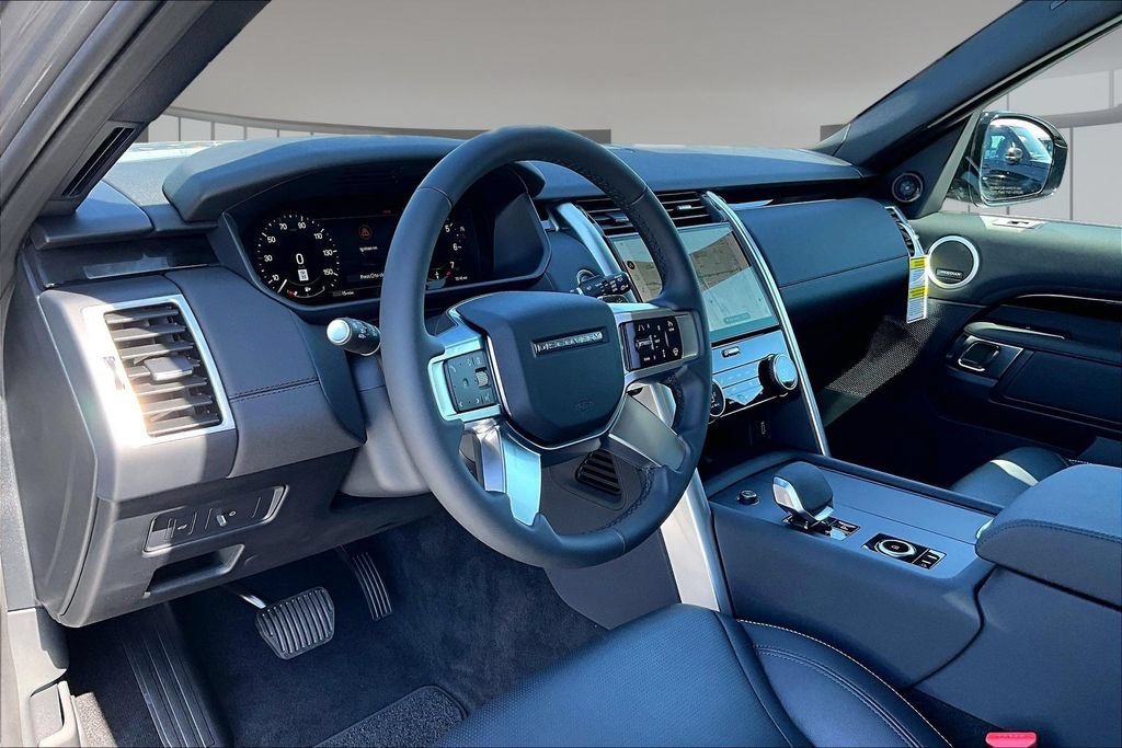 New 2026 Land Rover Discovery S AWD/4WD image 7