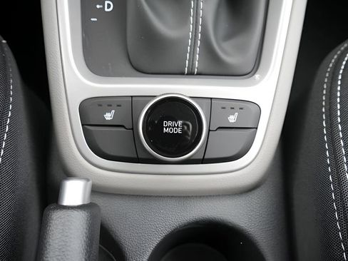 New 2026 Hyundai Venue SEL FWD image 31