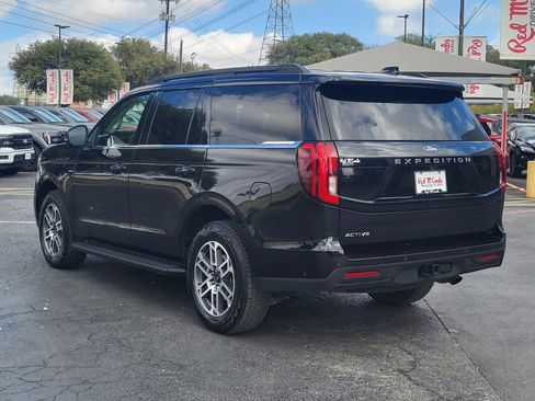 Certified 2025 Ford Expedition Active image 6