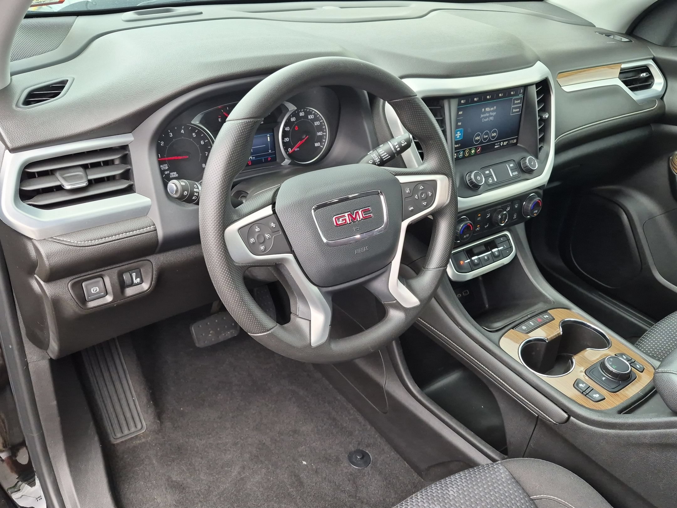 Certified 2021 GMC Acadia SLE w/ Driver Convenience Package FWD image 9