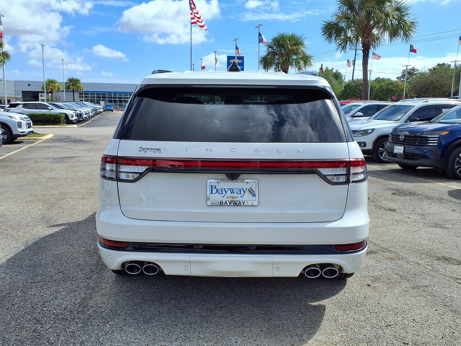 Used 2026 Lincoln Aviator Reserve w/ Luxury Package RWD image 22