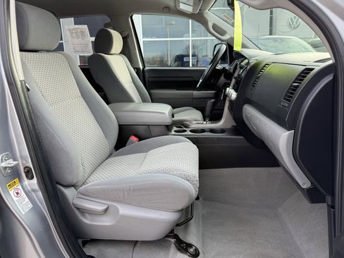 Used 2011 Toyota Tundra 4x4 CrewMax image 5