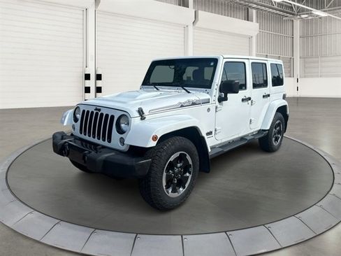 Used 2014 Jeep Wrangler Unlimited Sahara w/ Dual Top Group AWD/4WD image 9