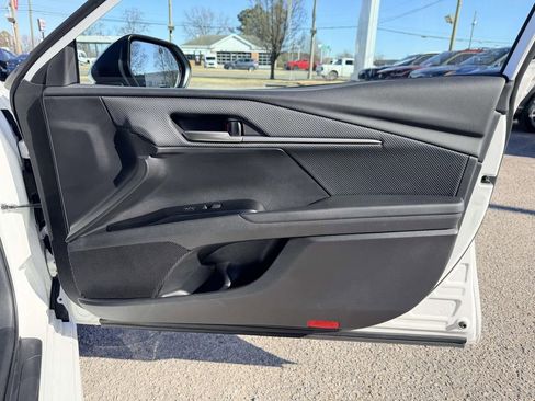 Certified 2025 Toyota Camry SE image 11
