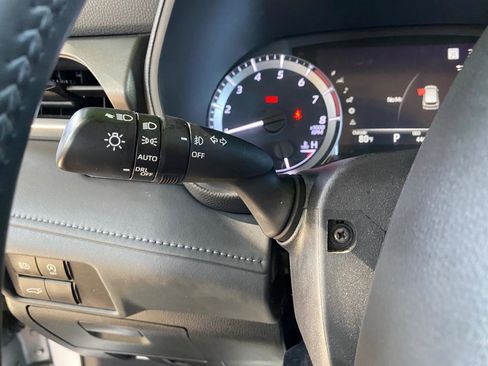 Used 2024 Toyota Highlander LE FWD image 56