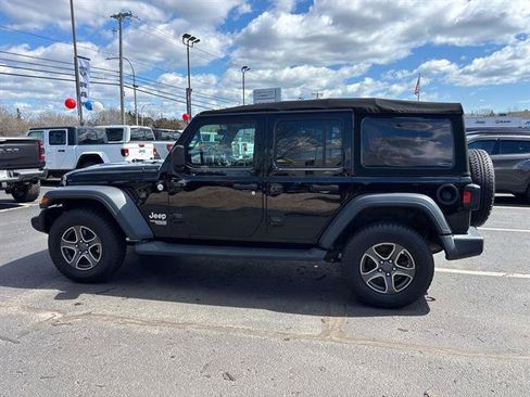 Used 2018 Jeep Wrangler Unlimited Sport S image 4