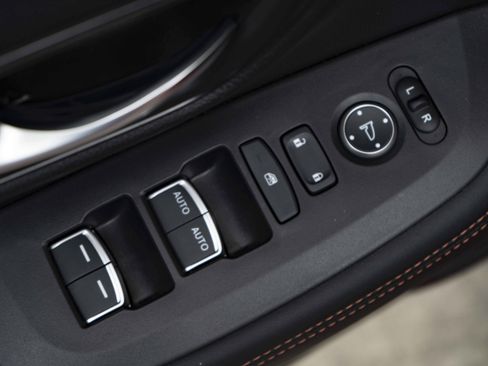 Used 2025 Honda HR-V Sport image 38