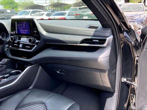 Used 2023 Toyota Highlander XSE image 19