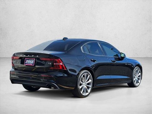 Used 2019 Volvo S60 T5 Momentum w/ Premium Package FWD image 5